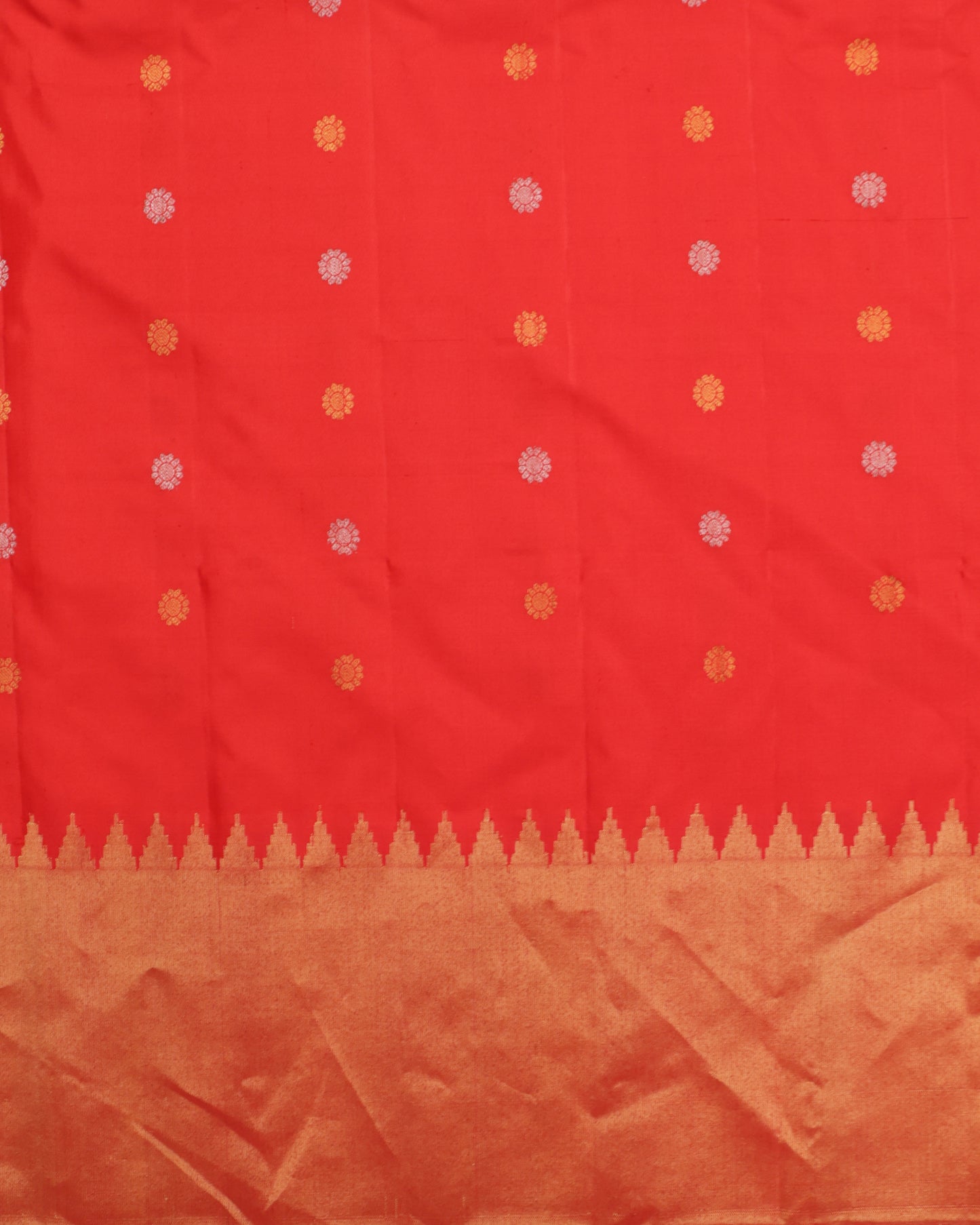 Gadwal silk saree in pink with shimmering tissue border