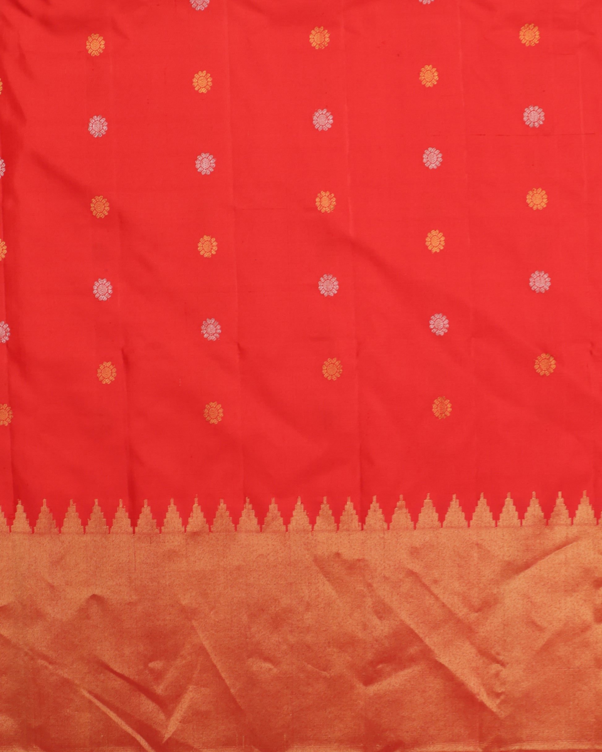 Gadwal silk saree in pink with shimmering tissue border