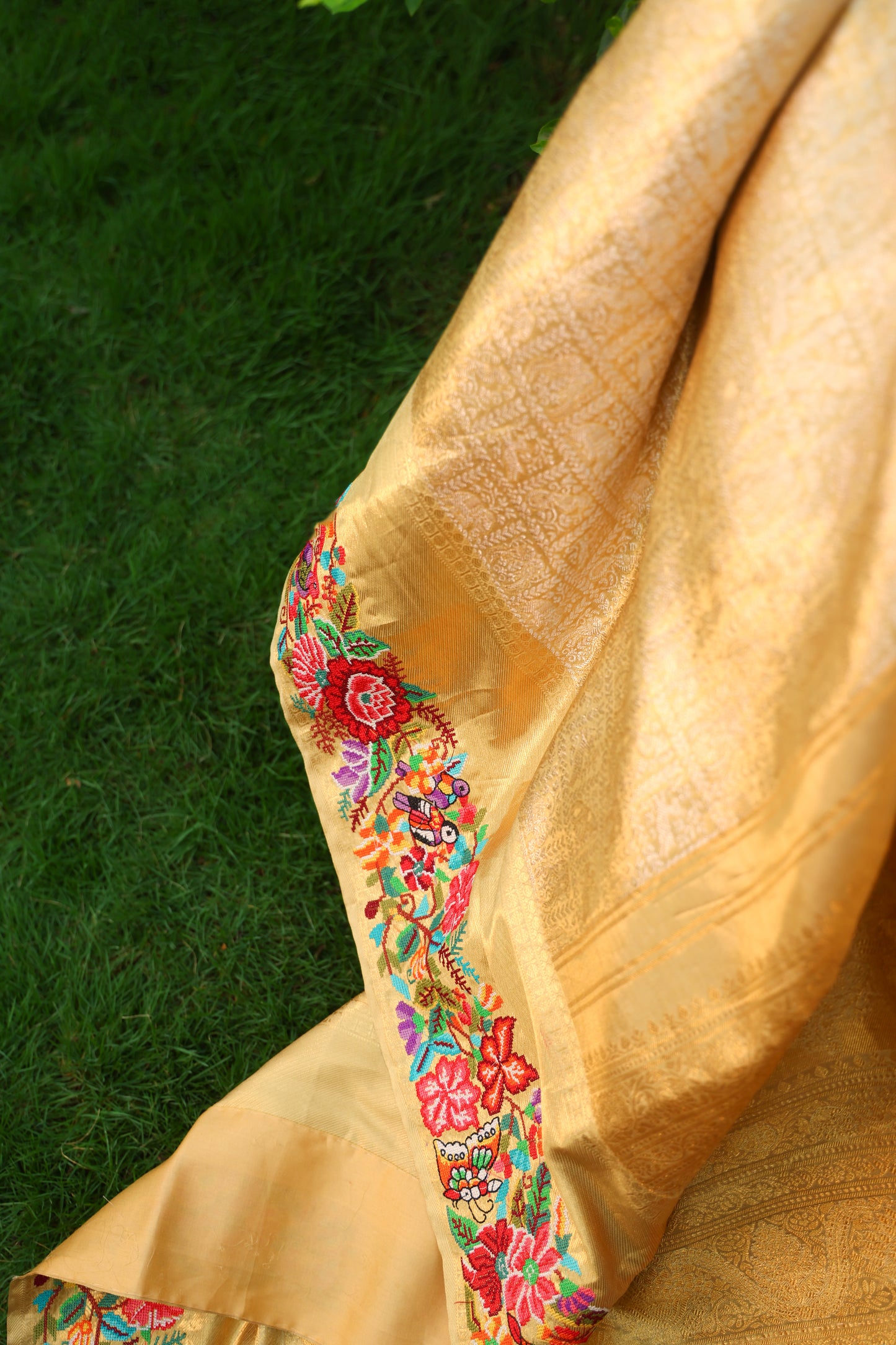 Beige Gold Kanchi Tissue Saree with Petite Point Border