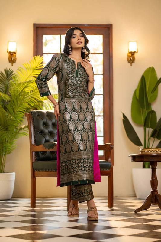 Shop dark green Banarasi kurta set with zari buta and borders – elegant festive outfit by House of Ishwari
