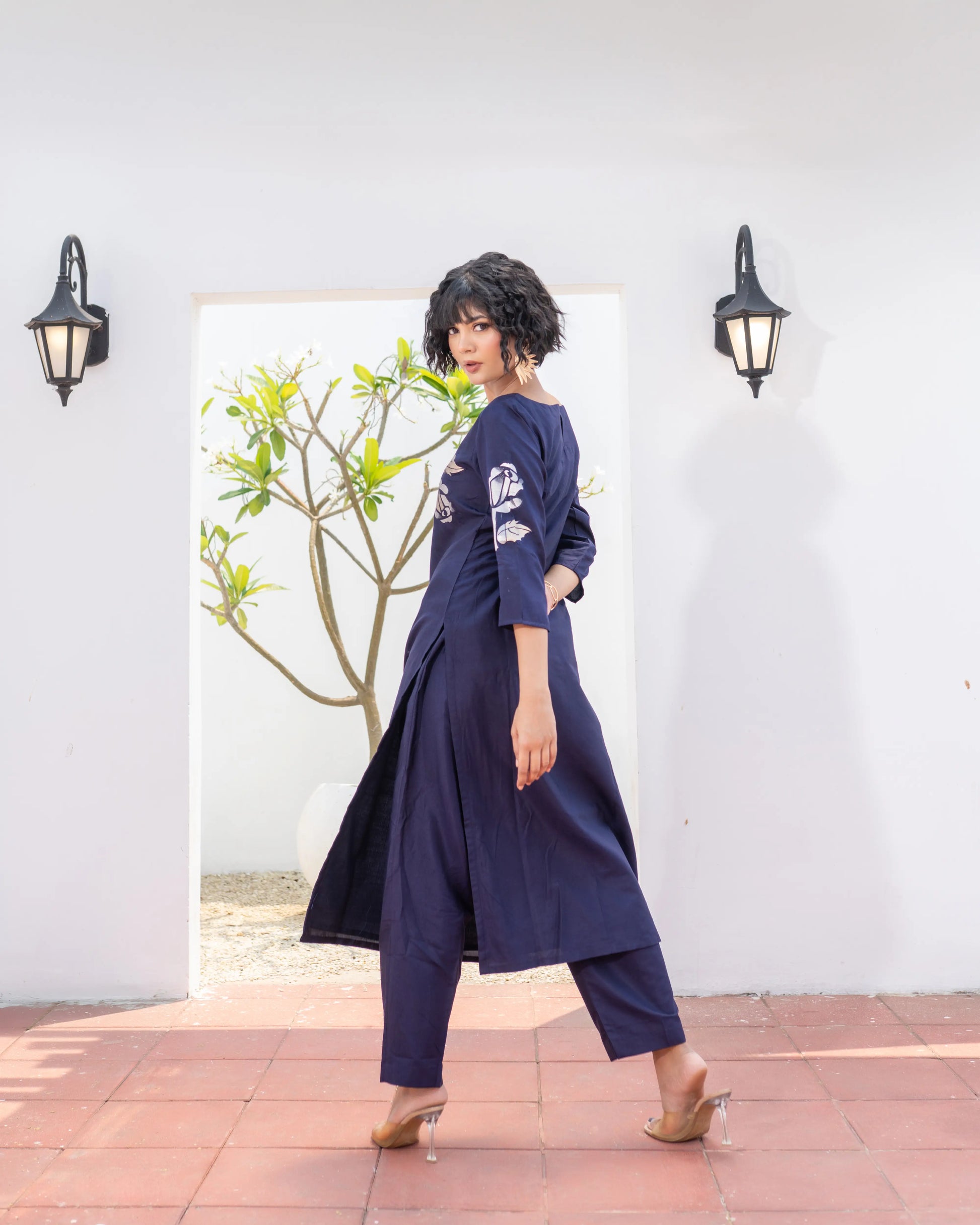 Lightweight Banarasi kurta set in navy blue – shop graceful ethnic looks for day functions