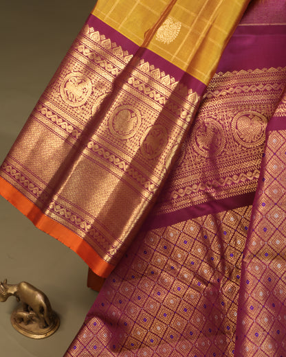 Elegant Wedding Wear Gadwal Saree with Silver-Gold Buttas and Rich Pallu